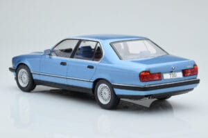 BMW 7 Series E32 730i ブルー MCG 1:18 MCG18160 メタル - 画像 4/5
