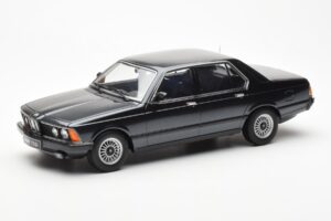 BMW 733i E23 ブラック Metallic KK-Scale 1:18