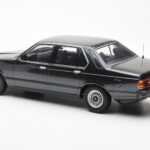 BMW 733i E23 ブラック Metallic KK-Scale 1:18 - image 5 of 6