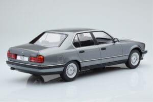 BMW 7 Series E32 740i シルバー MCG 1:18 MCG18161 メタル - 画像 2/5