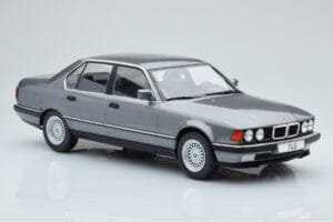 BMW 7 Series E32 740i シルバー MCG 1:18 MCG18161 メタル - 画像 3/5