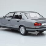 BMW 7 Series E32 740i シルバー MCG 1:18 MCG18161 メタル - image 4 of 5