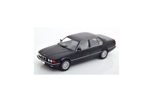 BMW 750i E32 ブラック MCG 1:18