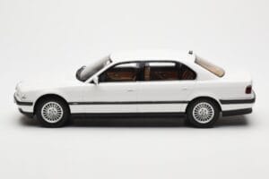 BMW 750iL E38 アジアエクスクルーシブ ホワイト Otto 1:18 OT836 レジン - 画像 3/6