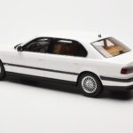 BMW 750iL E38 アジアエクスクルーシブ ホワイト Otto 1:18 - image 5 of 6