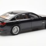 BMW 750Li F02 フェイスリフト カーボンブラック Kyosho 1:18 - image 3 of 8
