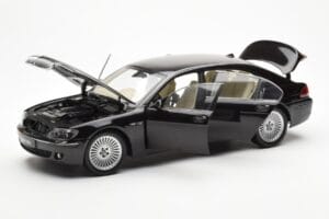 BMW 760Li E66 ブラック Kyosho 1:18 08572BK メタル - 画像 2/9