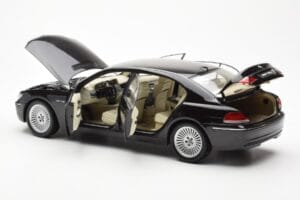 BMW 760Li E66 ブラック Kyosho 1:18 08572BK メタル - 画像 5/9