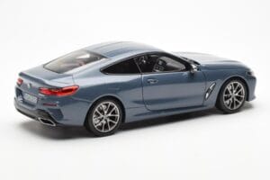 BMW 850i G15 Barcelona Blue Metallic Norev 1:18 80432450995 メタル - 画像 3/8