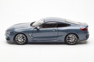 BMW 850i G15 Barcelona Blue Metallic Norev 1:18 80432450995 メタル - 画像 4/8