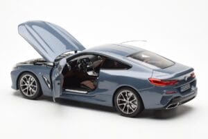 BMW 850i G15 Barcelona Blue Metallic Norev 1:18 80432450995 メタル - 画像 5/8