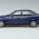 BMW Alpina B10 4.6 E34 ブルー MCG 1:18 MCG18230 メタル - image 3 of 6