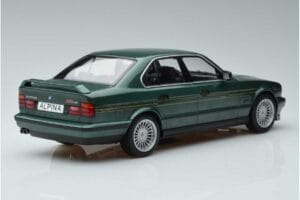 BMW Alpina B10 4.6 E34 グリーン MCG 1:18 MCG18229 メタル - 画像 2/6