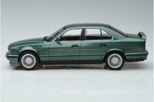 BMW Alpina B10 4.6 E34 グリーン MCG 1:18 MCG18229 メタル - 画像 3/6