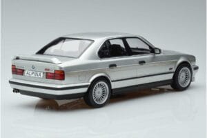 BMW Alpina B10 4.6 E34 シルバー MCG 1:18 MCG18231 メタル - 画像 2/5