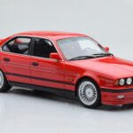 BMW Alpina B10 E34 Biturbo レッド Otto 1:18 - image 4 of 6