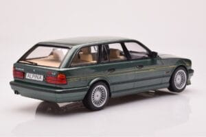 BMW Alpina B10 E34 Touring ダークグリーン MCG 1:18 MCG18331 メタル - 画像 2/6