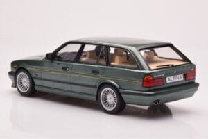 BMW Alpina B10 E34 Touring ダークグリーン MCG 1:18 MCG18331 メタル - 画像 5/6