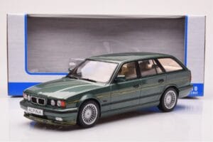 BMW Alpina B10 E34 Touring ダークグリーン MCG 1:18 MCG18331 メタル - 画像 6/6