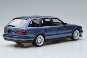 BMW Alpina B10 E34 4.0 Touring ブルー Otto 1:18 OT944 レジン - 画像 2/6