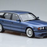 BMW Alpina B10 E34 4.0 Touring ブルー Otto 1:18 OT944 レジン - image 4 of 6
