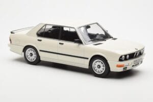 BMW M535i E28 ホワイト Norev 1:18 183260 メタル - 画像 4/6