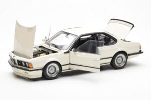 BMW M635 CSi E24 ホワイト ディーラーエディション AUTOart 1:18 80430145829 メタル - 画像 2/8