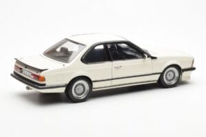BMW M635 CSi E24 ホワイト ディーラーエディション AUTOart 1:18 80430145829 メタル - 画像 3/8