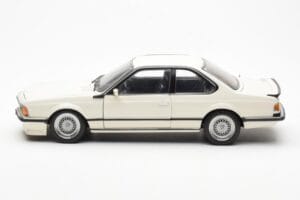 BMW M635 CSi E24 ホワイト ディーラーエディション AUTOart 1:18 80430145829 メタル - 画像 4/8
