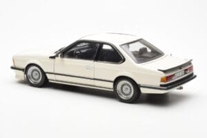 BMW M635 CSi E24 ホワイト ディーラーエディション AUTOart 1:18 80430145829 メタル - 画像 7/8