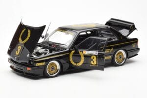 BMW M3 E30 #3 J. Richards Austrian Airlines ATCC 1987 AUTOart 1:18 88745 メタル - 画像 2/8