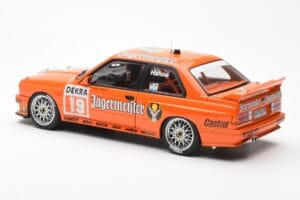 BMW M3 E30 #19 A. Hahne Jägermeister DTM 1992 AUTOart 1:18 89248 メタル - 画像 7/8