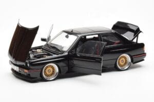 BMW M3 E30 Sport Evolution ブラック カスタムホイール AUTOart 1:18 70562 メタル - 画像 2/8