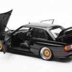 BMW M3 E30 Sport Evolution ブラック カスタムホイール AUTOart 1:18 - image 5 of 8
