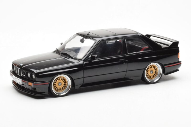 BMW M3 E30 Sport Evolution ブラック カスタムホイール AUTOart 1:18