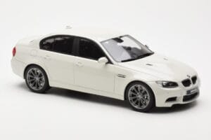 BMW M3 E90 セダン ホワイト GT Spirit 1:18 GT053 レジン - 画像 4/6