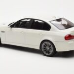 BMW M3 E90 セダン ホワイト GT Spirit 1:18 - image 5 of 6