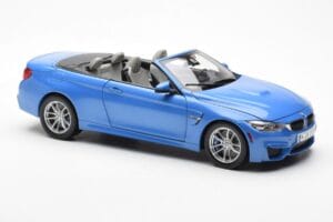 BMW M4 F83 カブリオレ Yas Marina ブルー Paragon 1:18 80432339612 メタル - 画像 6/8
