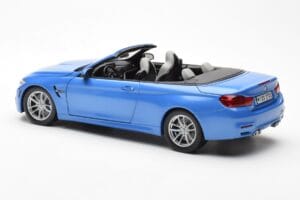 BMW M4 F83 カブリオレ Yas Marina ブルー Paragon 1:18 80432339612 メタル - 画像 7/8