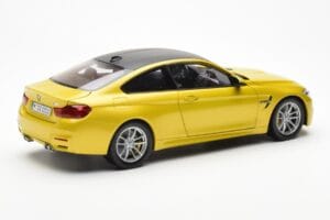 BMW M4 F82 オースティンイエロー メタリック Paragon 1:18 80432339606 メタル - 画像 3/8