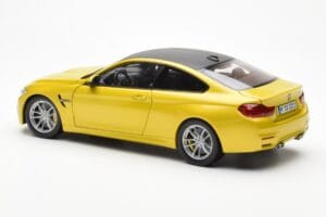 BMW M4 F82 オースティンイエロー メタリック Paragon 1:18 80432339606 メタル - 画像 7/8