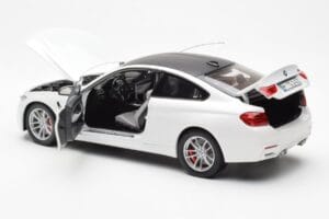 BMW M4 F82 フローズンブリリアントホワイト Paragon 1:18 PA-97101 メタル - 画像 5/8