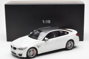 BMW M4 F82 フローズンブリリアントホワイト Paragon 1:18 PA-97101 メタル - 画像 8/8