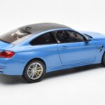 BMW M4 F82 ヤスマリナブルー Paragon 1:18 - image 3 of 8