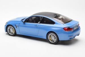 BMW M4 F82 ヤスマリナブルー Paragon 1:18 PA-97102 メタル - 画像 7/8