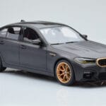 BMW M5 CS F90 フローズン・ブランズハッチ・グレー GT Spirit 1:18 - image 3 of 5