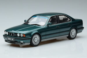 BMW M5 E34 Cecotto Edition グリーン Otto 1:18