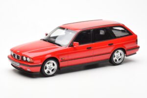 BMW M5 E34 Touring レッド Otto 1:18
