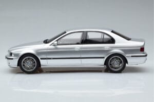 BMW M5 E39 シルバー Otto 1:18 OT747B レジン - 画像 3/7