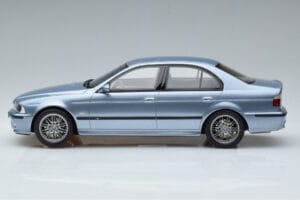 BMW M5 E39 シルバーウォーターブルー Otto 1:18 OT554 レジン - 画像 3/6